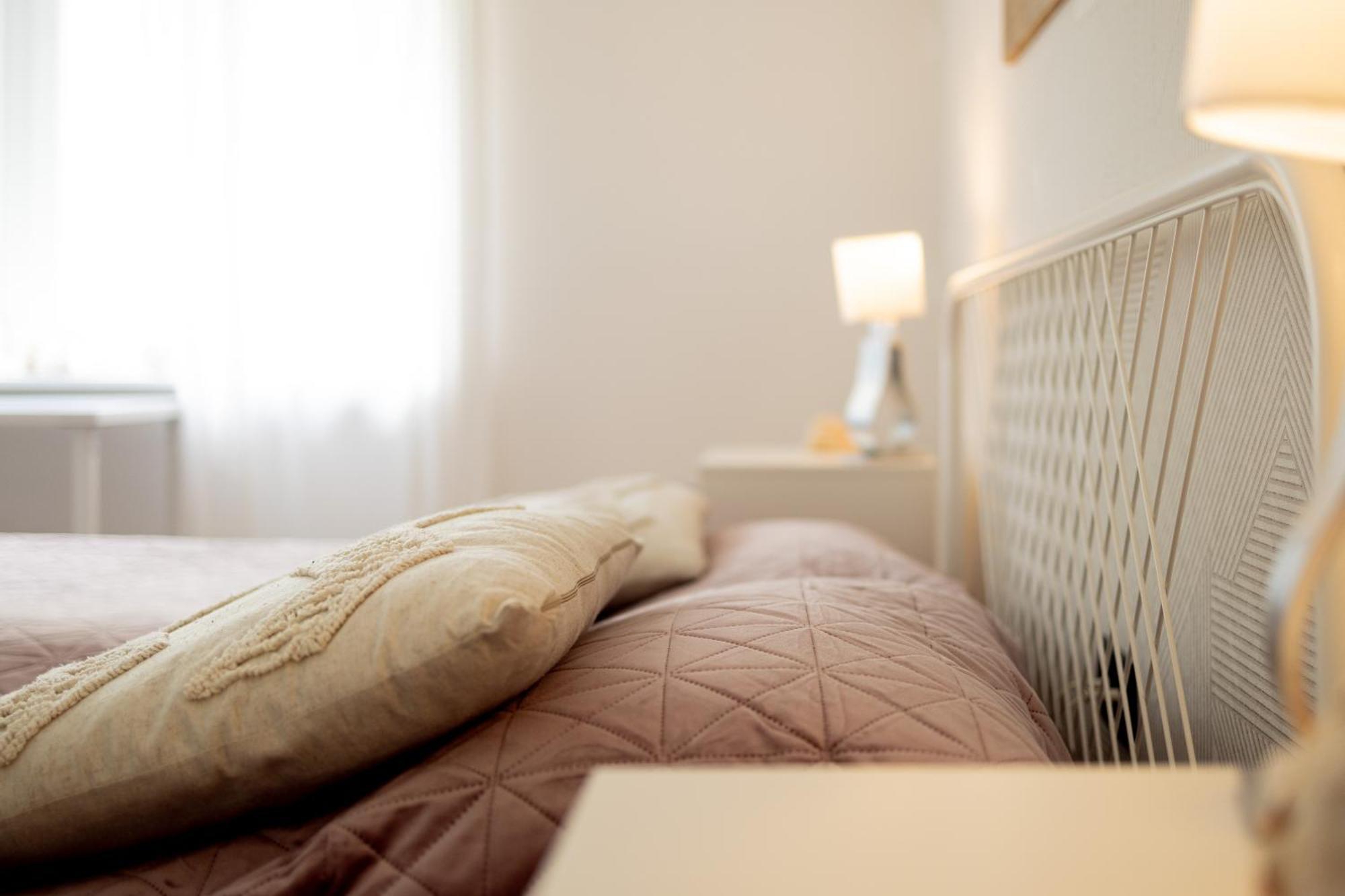 Large Two Bedroom Family App - Free Parking Ljubljana Kültér fotó